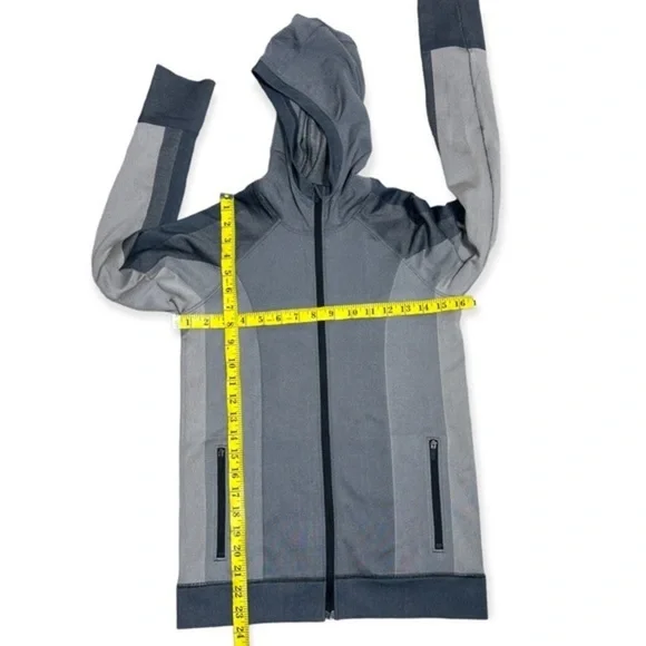 Lululemon Ebb to Train Jacket *Abstract
Black / Dark Chrome
New with Tags - Picture 9 of 17